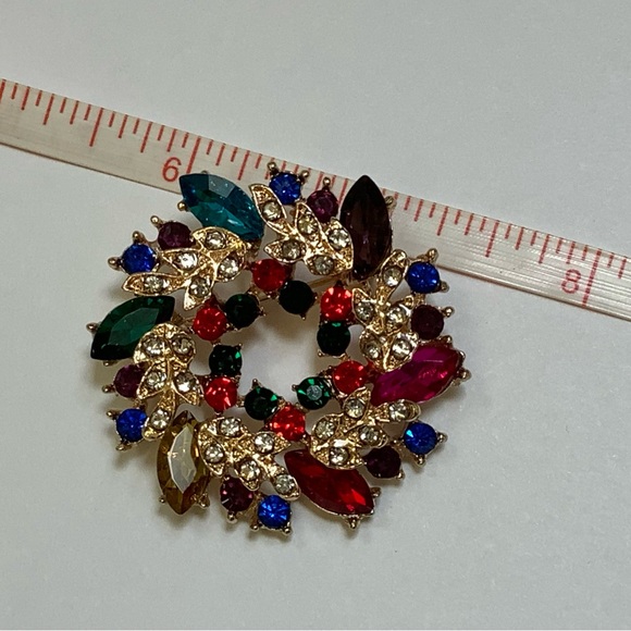 Multi Colored Wreath Brooch - Picture 6 of 6